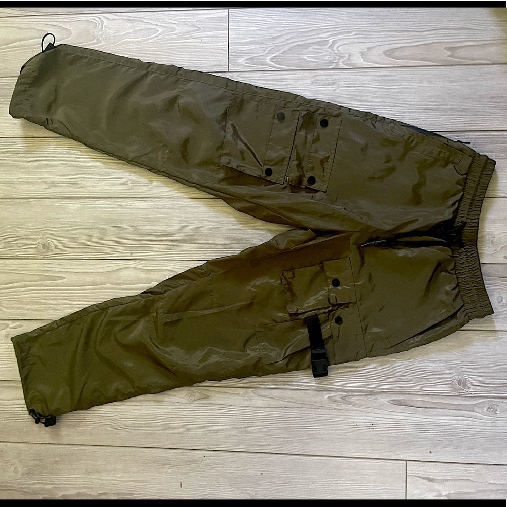 Small capri joggers